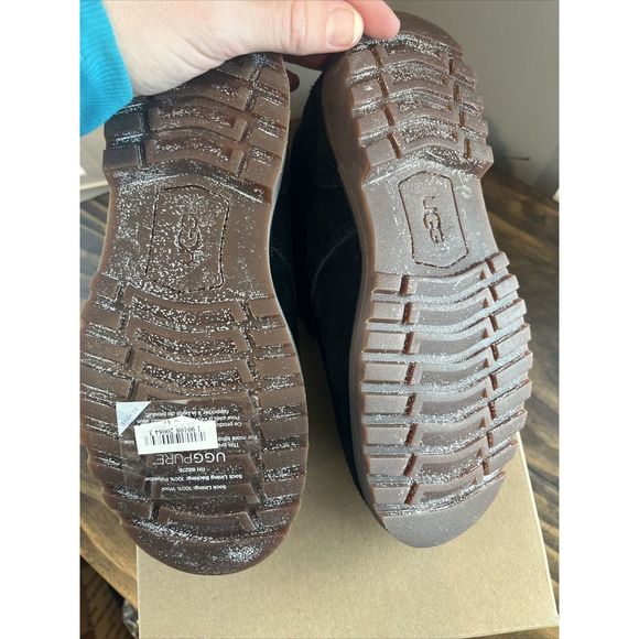 UGG K Reiley Classic Black Suede Boots US 2 Boys - Picture 4 of 5